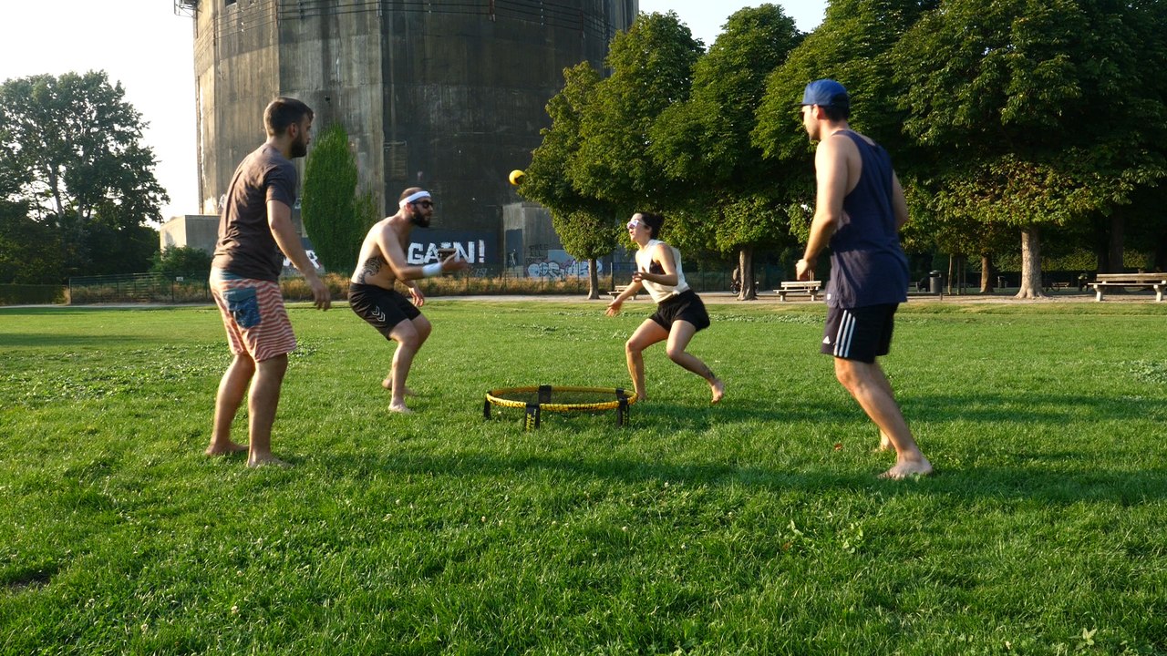 Spikeball: Beachvolleyball meets Trampolin