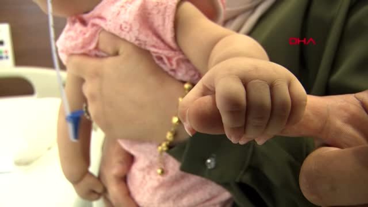 Doktorların 'yaşamaz' dediği elvin bebek hayata tutundu