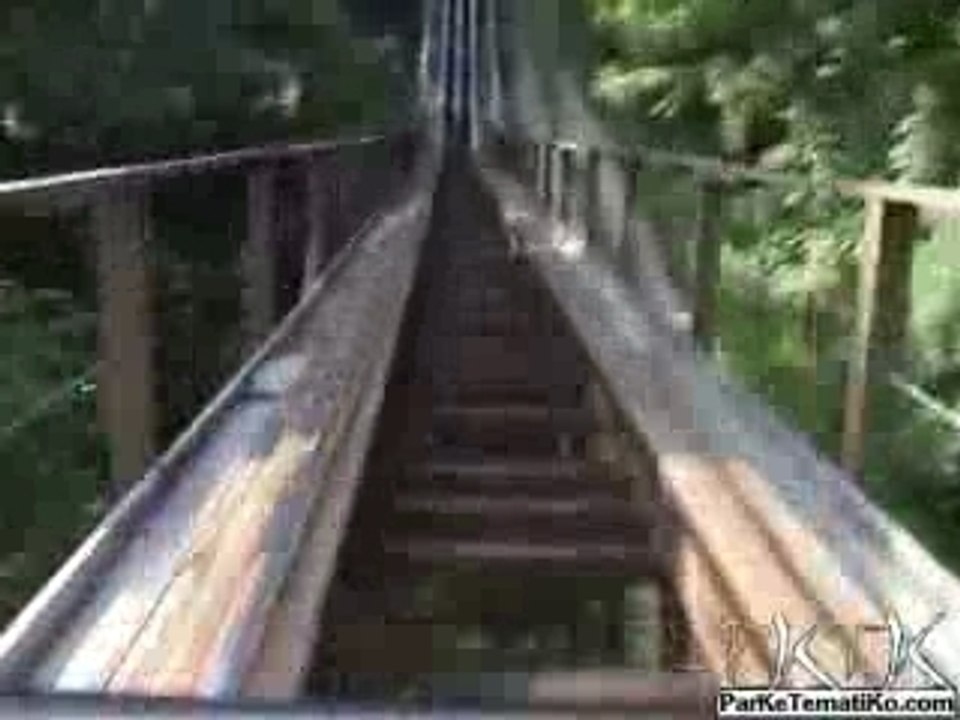 BEAST montagne russe looping  roller coaster