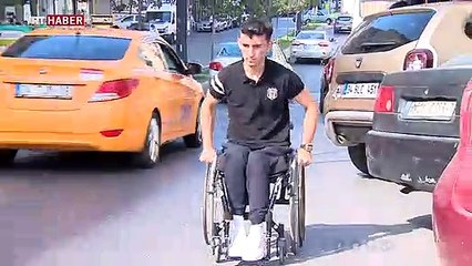 Omurilik felçli Ahmet, "Engel kalptedir" diyerek hayata tutundu