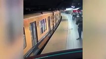 Tren camından içeri sarkıp telefonları çaldılar
