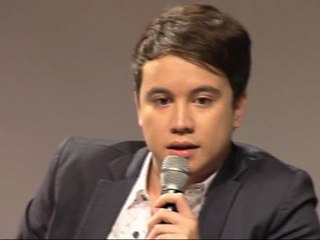 Awkward! Clueless Alex reacts to Arjo's affection