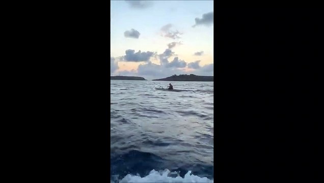 Capixaba é o primeiro atleta a contornar Fernando de Noronha sozinho em canoa havaiana
