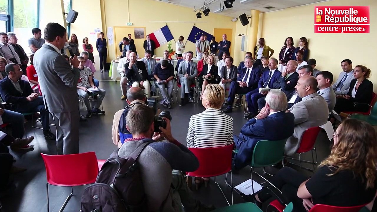 VIDEO. Poitiers : visite de la secrétaire d'Etat Emmanuelle Wargon au lycée du Dolmen