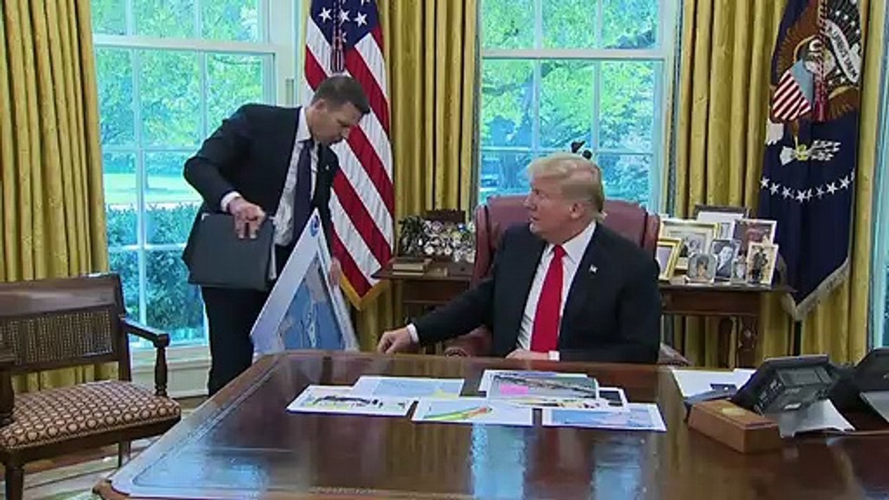 Wirbel um Hurrikan 'Dorian': Trump zeigt manipulierte Karte