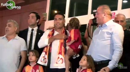 Radamel Falcao'nun gelişi ve imza töreni