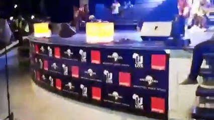 LES CHORÉGRAPHES AU SAFKING AU CONCERT DE VEGEDREAM À ABIDJAN