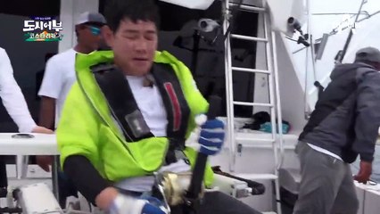 이럴려고 젖먹던 힘까지 썼나... 눈 앞에서 끊어져버린 경규의 낚싯줄ㄷㄷ