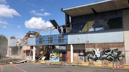 Démolition Sarma - façade attaquée