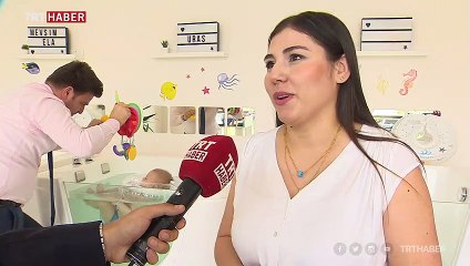 Bebeklerin SPA merkezinde masaj keyfi