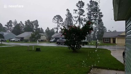 Скачать видео: 'Life-threatening' Hurricane Dorian hits southeast North Carolina with heavy rains as storm sweeps through region