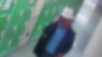 [영상] '전화금융사기' 노인 구한 지하철 자원봉사자 / YTN