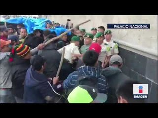 A palazos, así agredieron a militares en Palacio Nacional | Noticias con Ciro Gómez Leyva