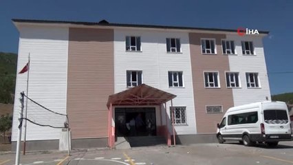 Fedakar köy okulu öğretmenleri okullarını eğitim-öğretime hazırlıyor