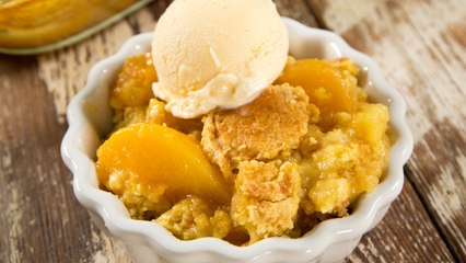 How to Make Easy Peach Cobbler
