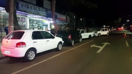 Na contramão, condutor de Uno provoca acidente com quatro carros e acaba detido