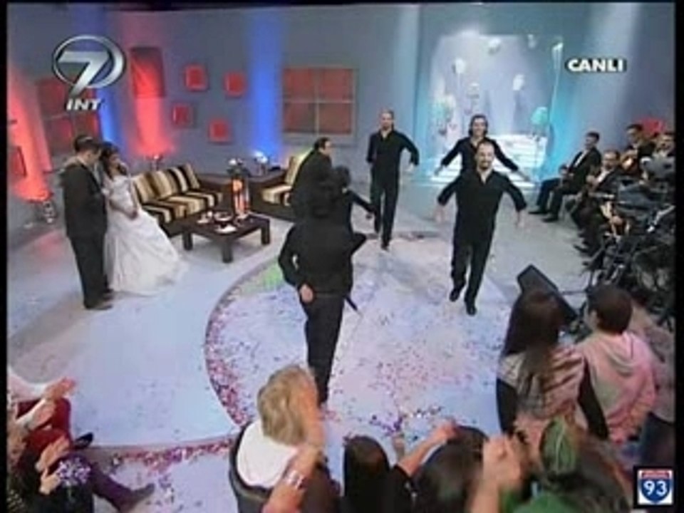 Des "you-you" pour les mariés !