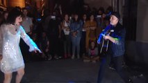 Amaral sorprende a sus fans con un concierto en plena calle