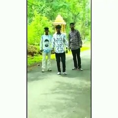 அரிவாளை எடுக்கிறார்.. சுட்டு பொசுக்குகிறார். 3 டிக் டாக் இளைஞர்களுக்கு வலை!-வீடியோ