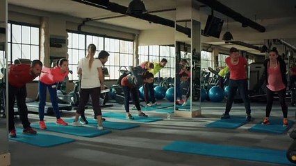 Safiye ve Cemal’den spor salonu maceraları! - Aşk ve Mavi 18.Bölüm