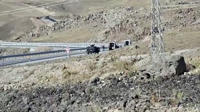 Düzensiz göçmenleri taşıyan minibüs devrildi: 2 ölü, 30 yaralı - AĞRI