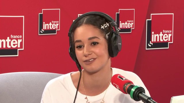 Léna Situations : Je ne regarde jamais la télé. Je ne comprends pas le concept.