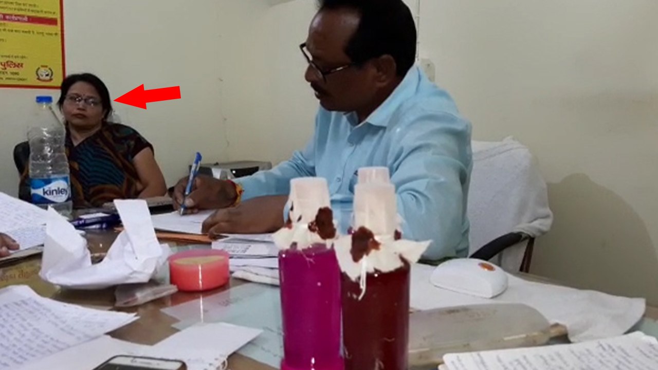 घर का नक्शा पास करने के लिए 20 हजार रुपए घूस मांग रही थी महिला क्लर्क, रंगे हाथों गिरफ्तार