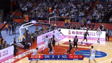 لقطة: كرة سلة: سلة جيانيس الإستعراضية في فوز اليونان على نيوزيلندا