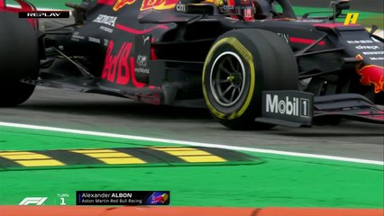 سيارة ألبون خارج حدود الحلبة وتصطدم بالحصى