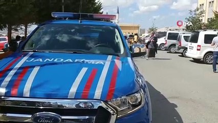 Tıra arkadan çarpan motosikletli jandarma şehit oldu