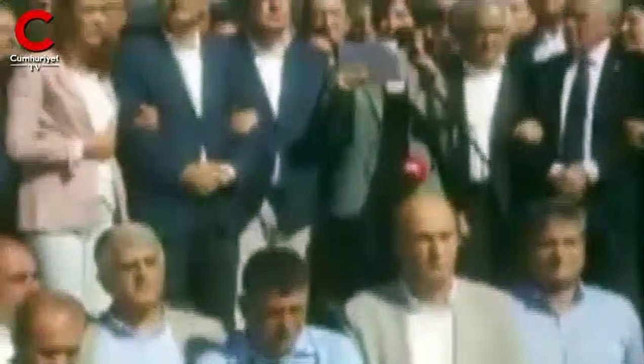 "Kararlar saray odalarında alınıyor"