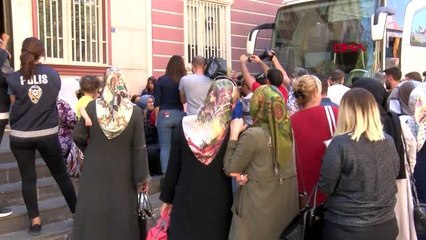 Diyarbakır'da ailelerin hdp önündeki eylemi sürüyor-3