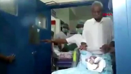74 yaşında, ikiz doğurdu
