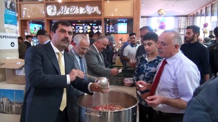 Almanya'da aşure dağıtıldı - KÖLN