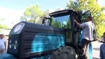 Şentop ve Pakdemirli yerli ve milli elektrikli traktörü test etti