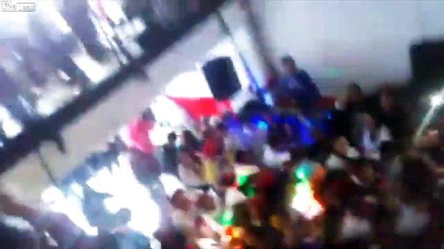 Le sol de cette boite de nuit s'effondre en pleine soirée !