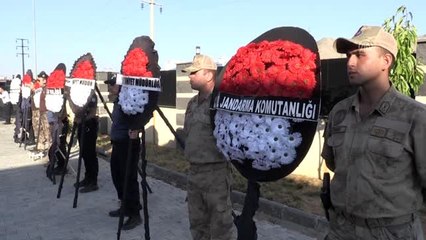 Kazada vefat eden özel harekat polisinin cenazesi toprağa verildi