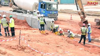 Motorists groan over partial closure of Lagos-Ibadan Expressway