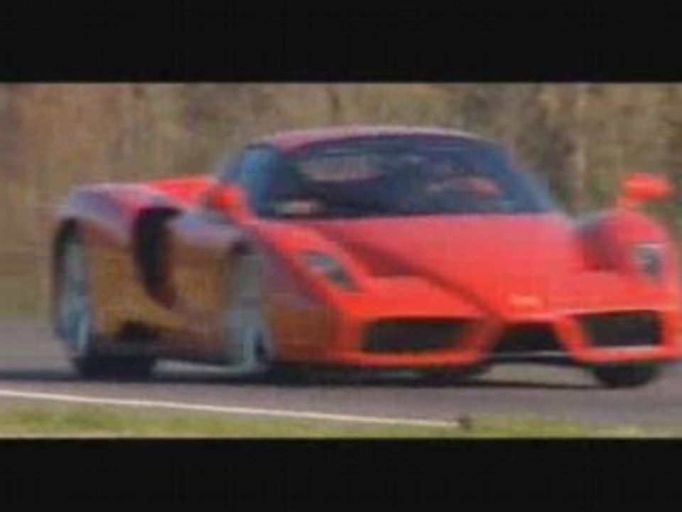 Ferrari Enzo vs Porsche Carrera GT