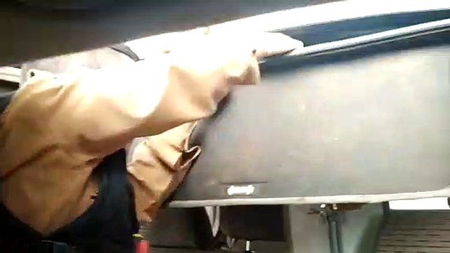 Dois veículos com mercadorias ocultas em fundo falso são apreendidos em Foz do Iguaçu