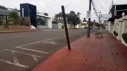 Carro e caminhonete se envolvem em colisão na Rua General Osório