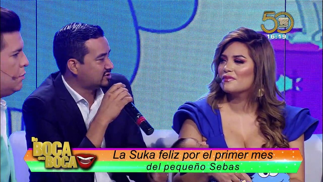 ‘La  Suka’ y su esposo rompen en llanto con su bebé en brazos