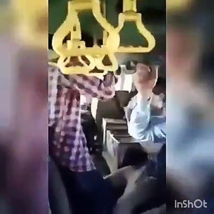 بزدلوں کا بزدلانہ کام کشمیریوں پے اور اتنے سارے مسلمان دیش کی خاموشی