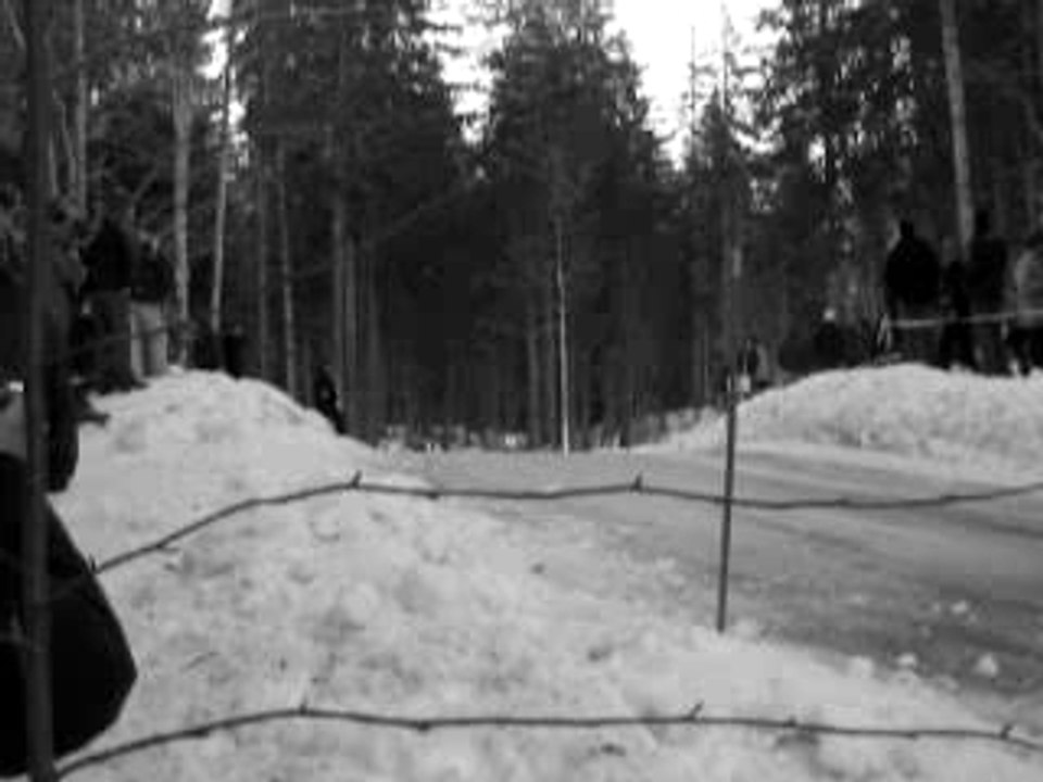 ronde du jura Saxo en sortie de route