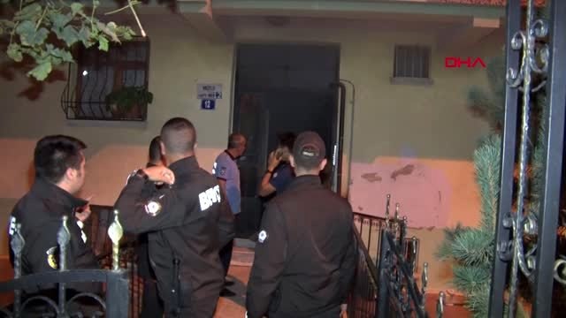 Ankara'da dumandan etkilenen muhabbet kuşlarına suni teneffüs yaptılar