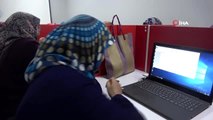 Tarlada çapadan internette sörfe...Bursa'da köylü kadınlar, bilgisayar ve sosyal medya dersi alıyor