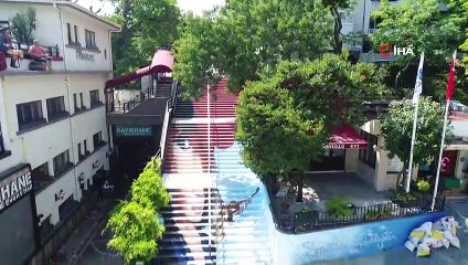 Kadıköy'deki dev duvarları ve kaldırımları süsleyen resimler havadan görüntülendi