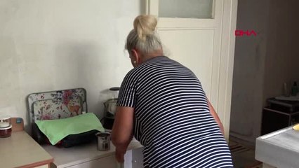İzmir kaldırımın üzerinde yaşayan anne-oğul eve kavuştu