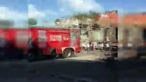 Fatih'te ahşap bina yandı