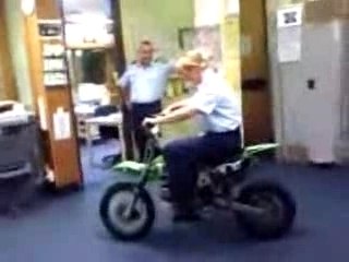 Chute en mini moto